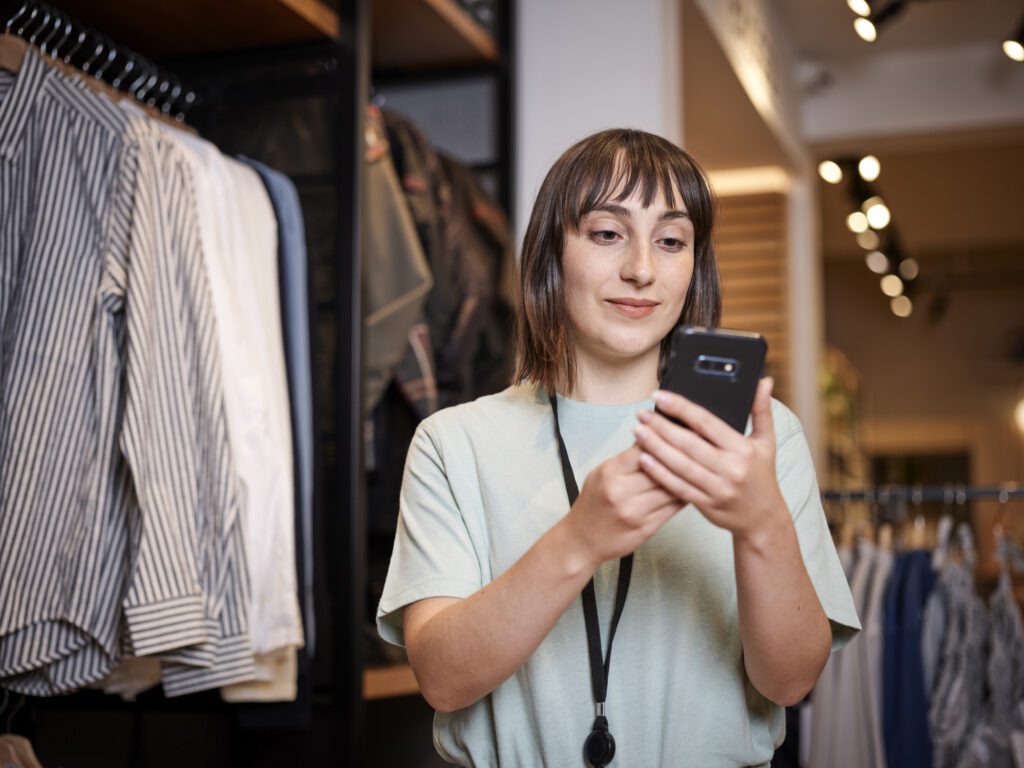 Frontline Employee Retail Associate Enablement